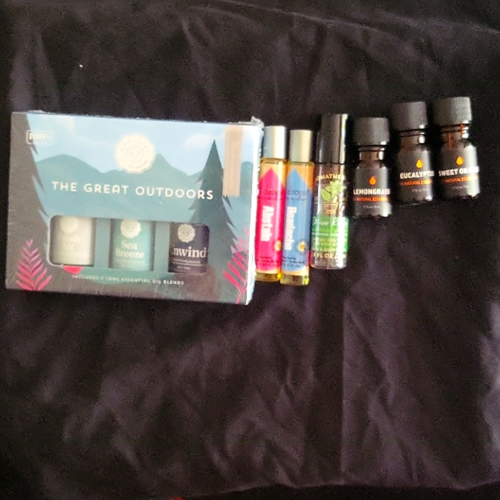 BRAND NEW Lot of Essential Oils The Great Outdoors Stress Rollerballs Le…